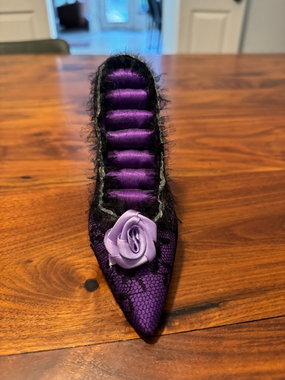 Decorative Purple High Heel Shoe Ring Holder Organizer 7” x 4.5” x 2” - Picture 8 of 8